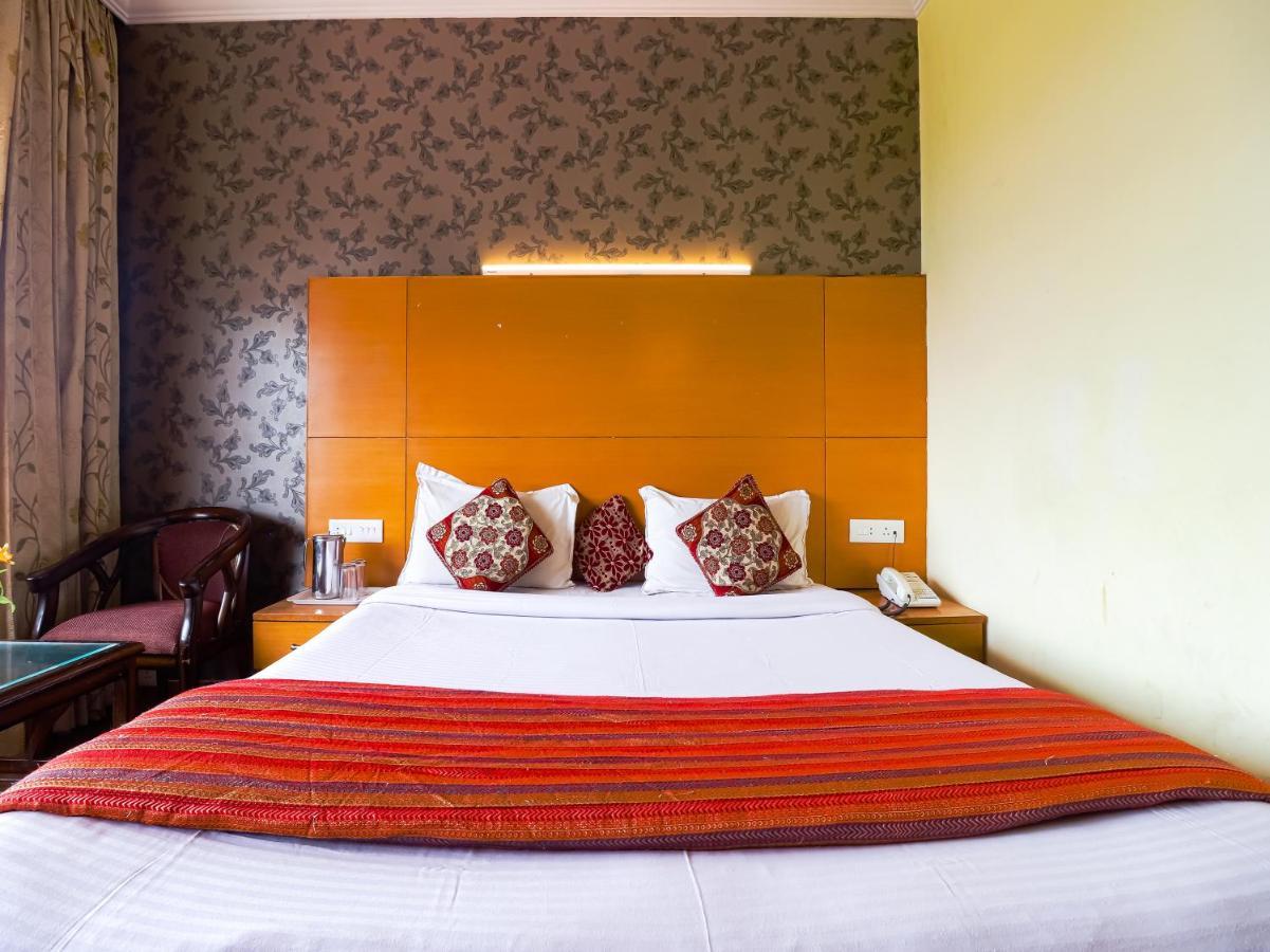 The Byke Sunshine Grand Hotel Ooty Bagian luar foto