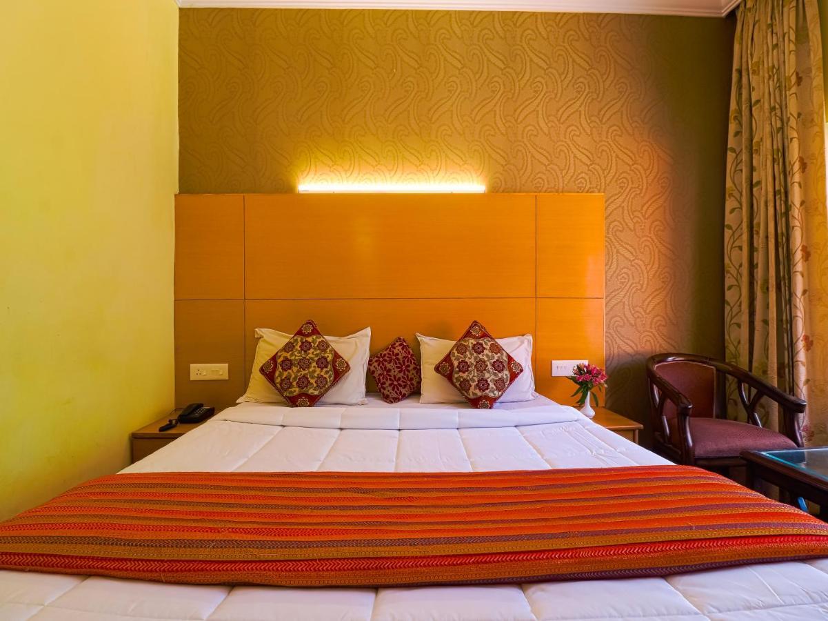 The Byke Sunshine Grand Hotel Ooty Bagian luar foto